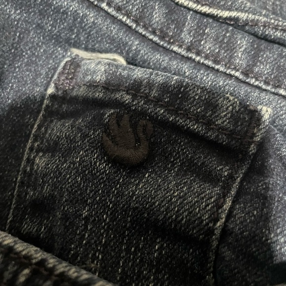 Gloria Vanderbilt Blue Straight Leg Jeans - Picture 3 of 9